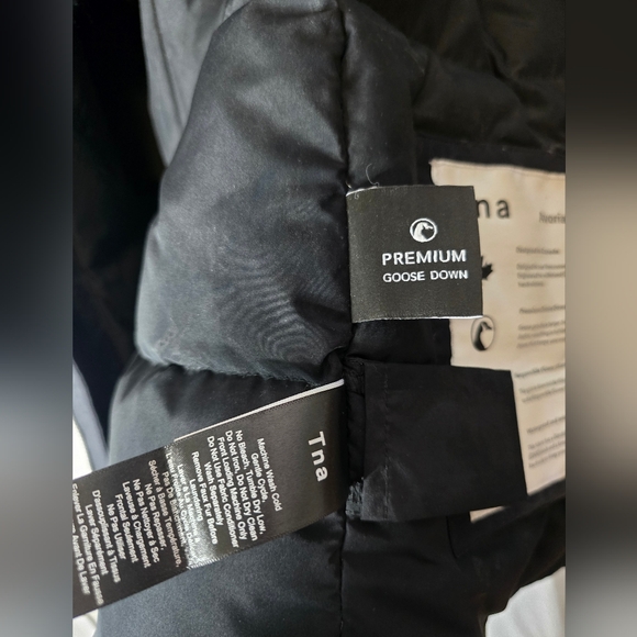 AritziaTna Avoriaz Black Parka Goose Down Water Resistant Jacket Size Small - Picture 14 of 16
